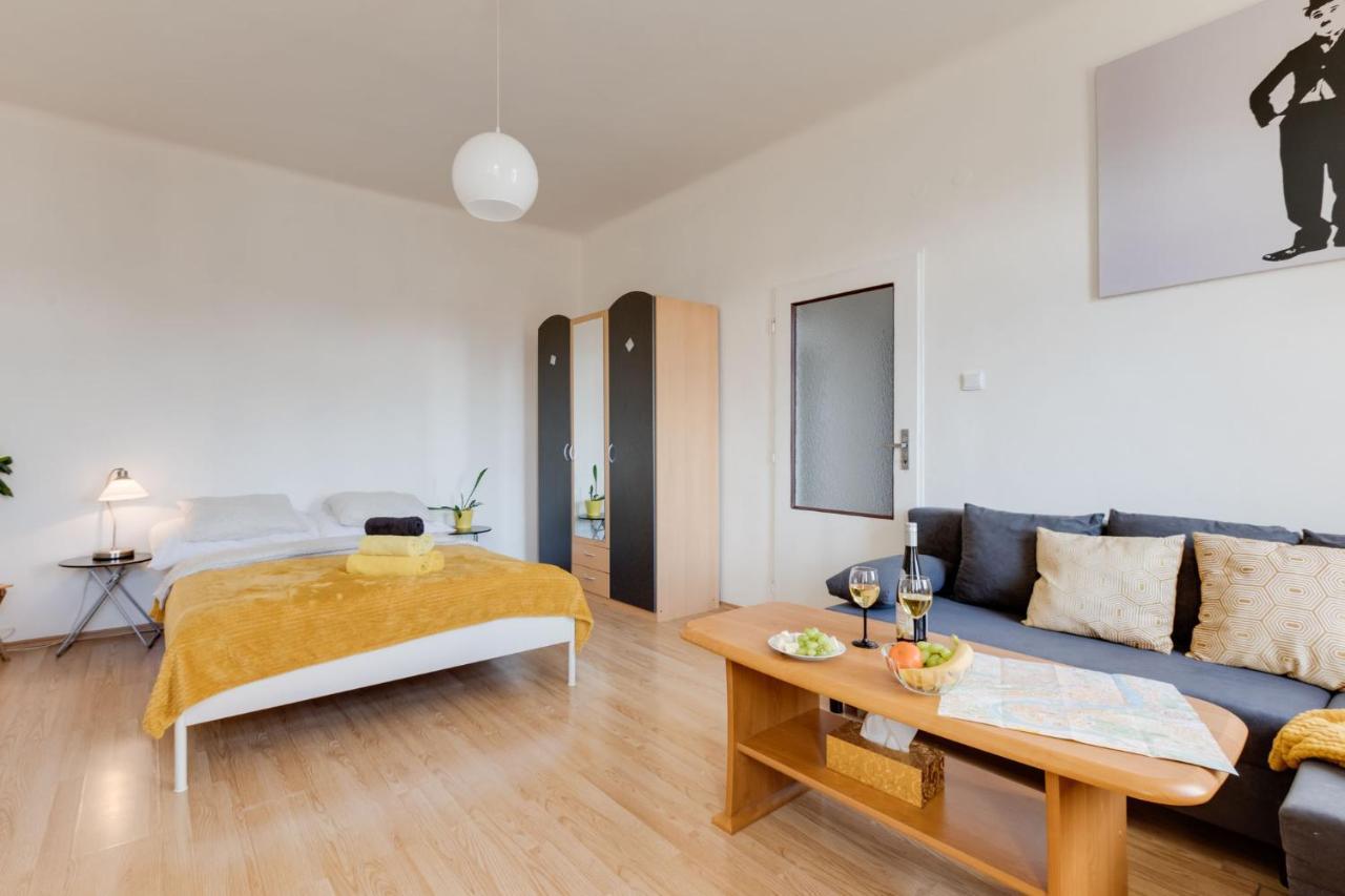 Sunshine Apartment Near The City Center براغ المظهر الخارجي الصورة