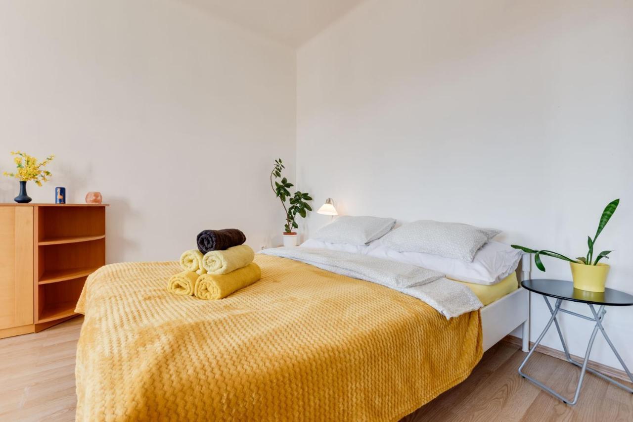 Sunshine Apartment Near The City Center براغ المظهر الخارجي الصورة