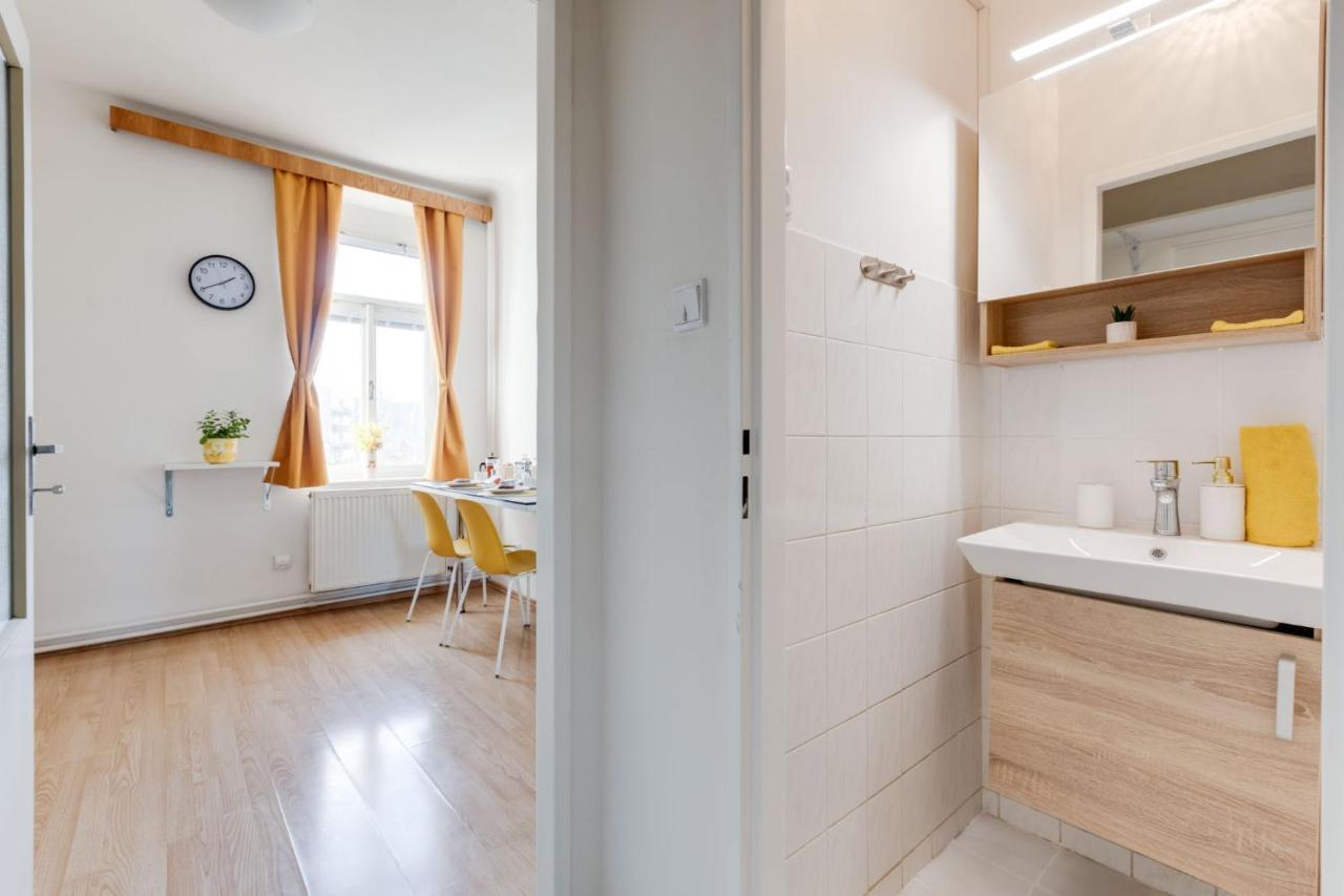 Sunshine Apartment Near The City Center براغ المظهر الخارجي الصورة
