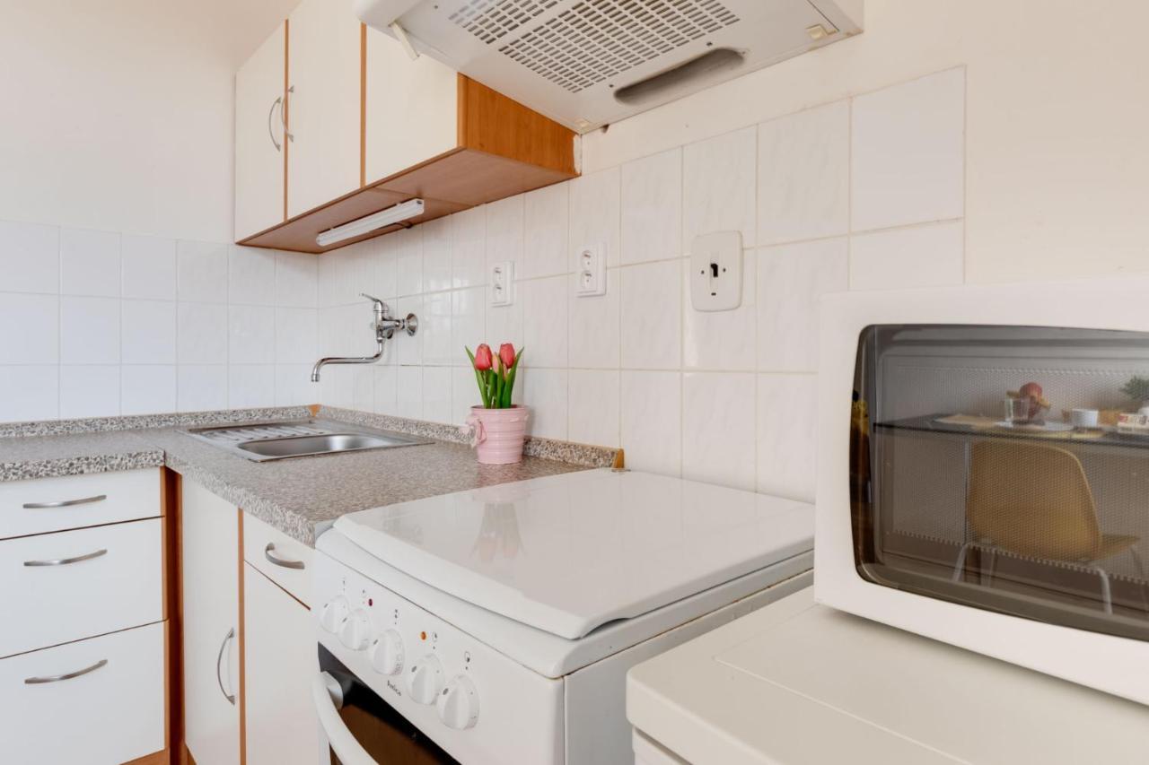 Sunshine Apartment Near The City Center براغ المظهر الخارجي الصورة